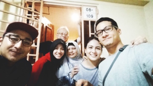 Taking a final wefie at the door before I leave